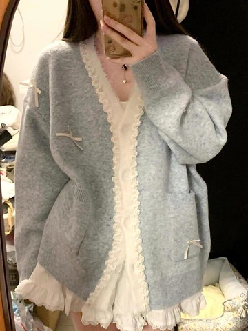 法式寬松溫柔風v領藍色毛衣開衫外套女秋季蝴蝶結蕾絲邊針織上衣【淘夢屋】