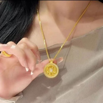 隔日達，臺灣出貨🌺金店同款可轉動項鍊沙金新中式六字真言八寶羅盤吊墜韋雪同款項鍊