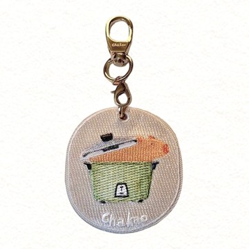 雙面刺繡吊飾-電鍋蒸水豚