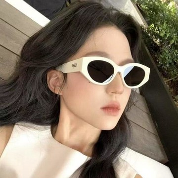 2025新款貓眼白色墨鏡女款潮方圓臉遮顴骨顯臉小夏季遮陽太陽眼鏡