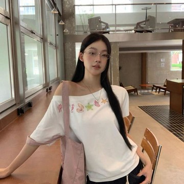 【台灣出貨】夏季新款 顯瘦 短袖T恤 女 一字肩 百搭 寬鬆 慵懶風 時尚穿搭 斜肩上衣 上衣 短袖上衣 上衣短袖