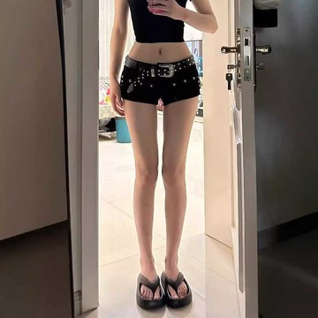 🚀台灣出貨虧本衝評🚀日本🇯🇵 美式低腰性感牛仔短褲女2026夏季新款設計感彈力緊身顯瘦包臀熱褲