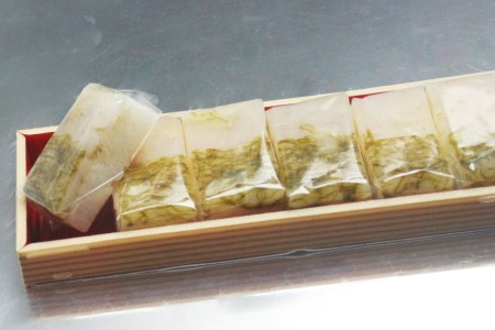 寿司 白えび 昆布〆 押し寿司 35g×6個 富山名物 冷蔵 ます寿司屋ヒロ助 富山県 黒部市