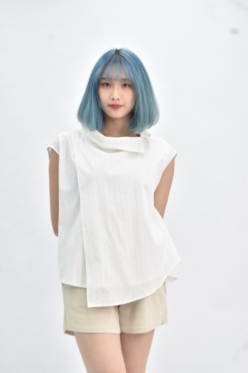 (XL) uuin 無袖條紋白色上衣