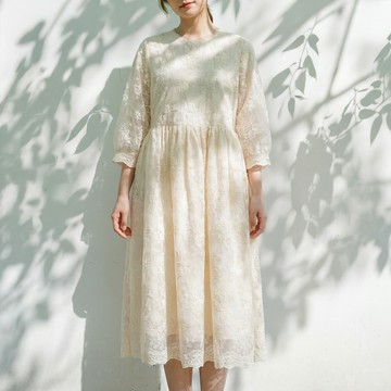 立體刺繡蕾絲圓領七分袖洋裝985789