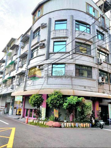岡山忠誠街角窗｜長期收租優選店住｜高雄市岡山區忠誠街