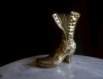 【老時光 OLD-TIME】早期厚重銅製高跟靴花器