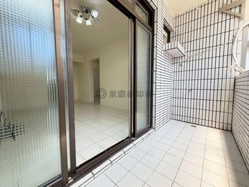 中華路海景美3房美寓附私有土地可停車｜新竹市香山區中華路四段