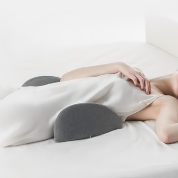 站在我旁邊的枕頭 Stand By Me 護腰枕  1個  47 x 29 x 14cm  單色