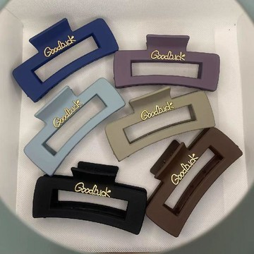 桃園出貨✨GoodLuck字母頭髮抓夾夏季小清新字母髮夾後腦勺鯊魚夾方形10.5CM