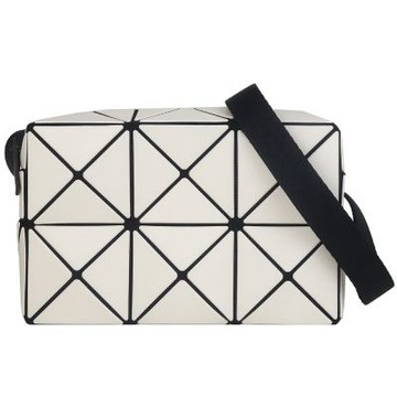 ISSEY MIYAKE 三宅一生 BAOBAO 白米色皮質2X3三角格立方小斜背包
