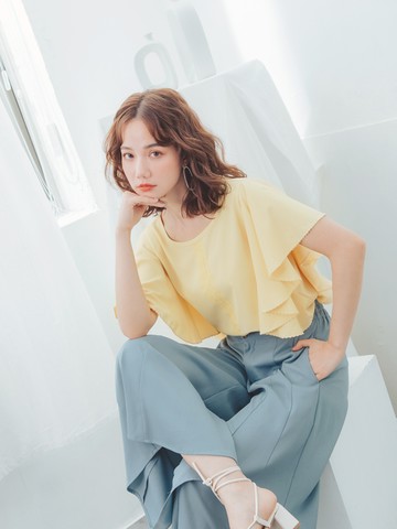 純色雪紡蕾絲拼接鑲邊波浪袖上衣