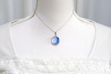 樹脂藝術 圓形墜飾・雪融之水