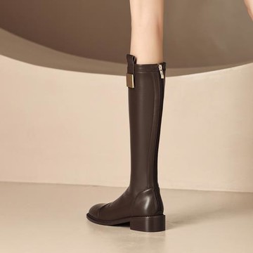 非侈Feichi 巨顯瘦~真皮圓頭后拉鏈騎士靴女2025新款粗中跟長筒靴