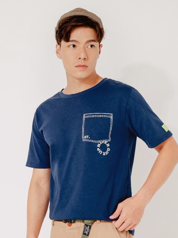 銀離子抗菌．快乾口袋造型設計反光印花短袖上衣