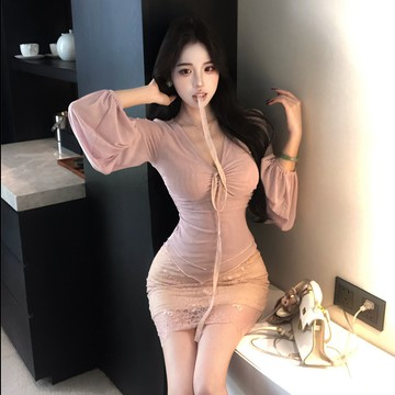 韓系純欲風套裝女 短裙套裝純欲風 粉色修身綁帶v領長袖T恤女+蕾絲短裙 秋季純欲套裝 兩件套女 蕾絲拼接包臀半身裙兩件套