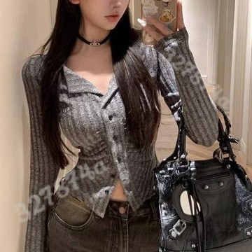 新款💖T恤 女上衣 韓版高級小眾設計感甜酷辣妹開襟長袖針織衫女秋季刺繡顯瘦上衣襯衫女 衣服女 短板上衣 長袖T恤 復古