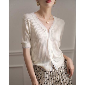 夏季薄款短袖冰絲針織開衫女時尚2025年新款法式氣質鏤空v領小衫