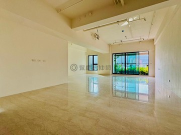 美術館特區皇苑山景房全新未住三房雙平面車位｜高雄市鼓山區馬卡道路