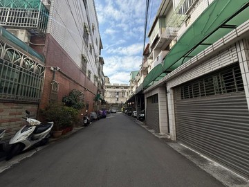 大里立人高中旁超值透天｜社區稀有釋出｜屋況佳｜台中市大里區新生路