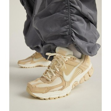 【逢甲 FUZZY】W Nike Zoom Vomero 5 奶茶 棕色 HQ0458-200
