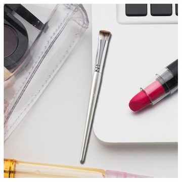 GUOXIAONIU 郭小妞~357三角熨斗高光提亮刷(1入)