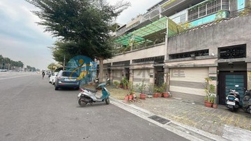 中正預校臨路透天店住｜高雄市鳳山區凱旋路