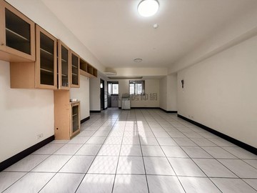 大雅新皇家｜大雅市中心大雅國中旁｜超大三房附車位｜台中市大雅區雅環路二段