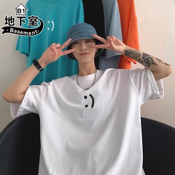 地下室B1-情侶裝 美式簡約笑臉短袖T恤 短袖上衣 男生衣服 大學T 5XL 大尺碼【NL623001】