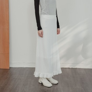 QUEENSHOP_F 女裝 質感光澤絨毛點點直筒長裙-白 S/M 現+預 【03021789】