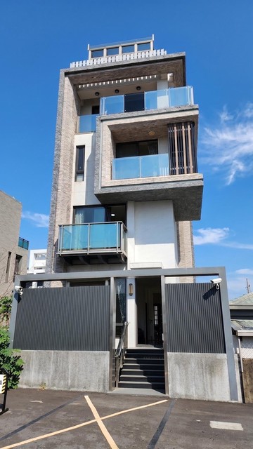 【員林霸氣 4 車電梯豪墅】前後臨路．60 大地坪｜彰化縣員林市萬德街