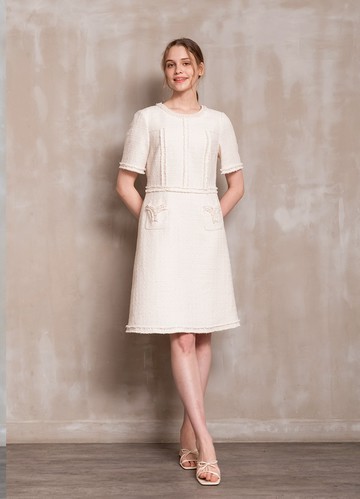 純粹雅緻柔白五分袖花紗洋裝