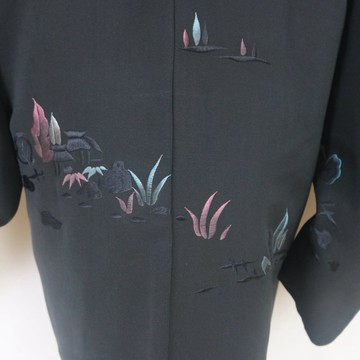 復古日本製黑色羽織 | 細緻植物圖案和服開襟外套