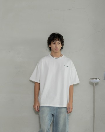簡約刺繡字母印圖短袖上衣-白S/M/L/XL