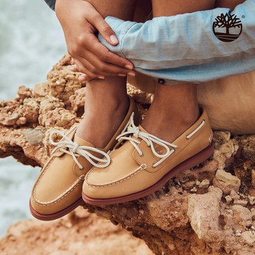 女款米色兩孔帆船鞋|A2Q9XEN3