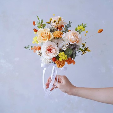【GOODLILY flower】甜橙粉黃色系韓式輕捧花 (永生花&乾燥花)