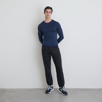 GIORDANO 男裝簡約素色內刷毛束口褲【多色任選】