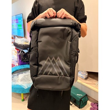 （全新）KLMTI 防潑水後背包