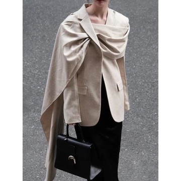 TWOTWINSTYLE美拉德廢土風圍巾領純色西裝小眾長袖收腰披肩式西服