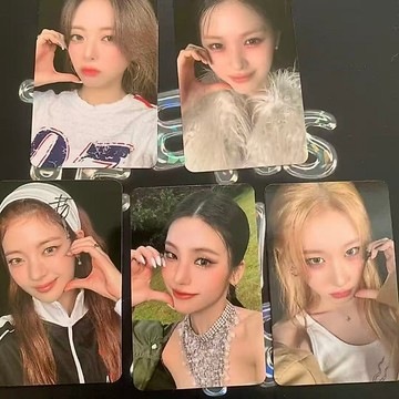 正版小卡 ITZY 梯一擊 GOLD新專 星河sr C版特典卡 黃禮志 崔智秀 申留真 李彩領 申有娜