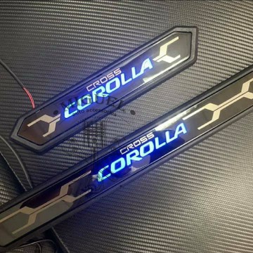 [贈一年延保]Corolla Cross專用藍光LED蜂巢狀迎賓踏板