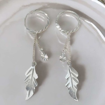 【摩達客】飄揚落葉垂墜式銀色耳飾耳針耳環