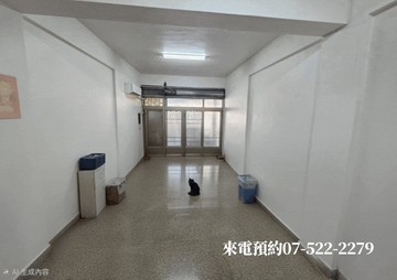 近草衙捷運站｜臨12米路｜前街後巷店住透天｜高雄市小港區崇本街
