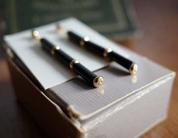 古董黑色竹節線條雙節棍垂墜針式耳環 AVON 1986年 T08