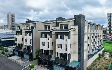 住商小武專約高大優美精緻大地坪雙車墅｜高雄市楠梓區大學三十二街