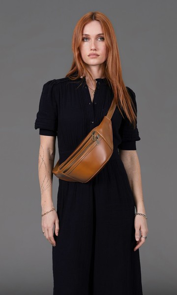 PHOENIX 斜跨腰包 焦糖色