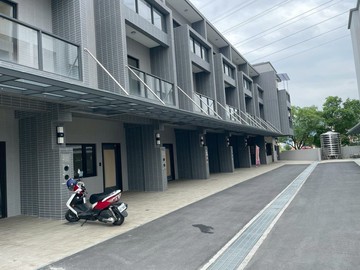 冬山清溝夜市旁4房雙車位透天~台灣房屋婕如~小豬｜宜蘭縣冬山鄉清溝路