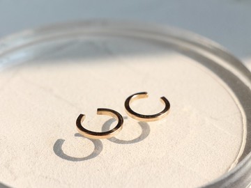 14KGF 方形切面耳骨夾 (中尺寸)