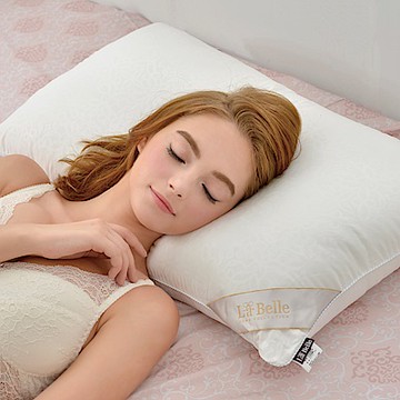 【Great Living格蕾寢飾】義大利La Belle 透氣舒眠四孔枕 1入
