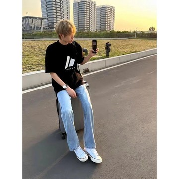 【限時秒殺】臺灣出貨 cleanfit穿搭淺藍色牛仔褲男女 秋冬款美式複古vibe微喇修身直筒褲
